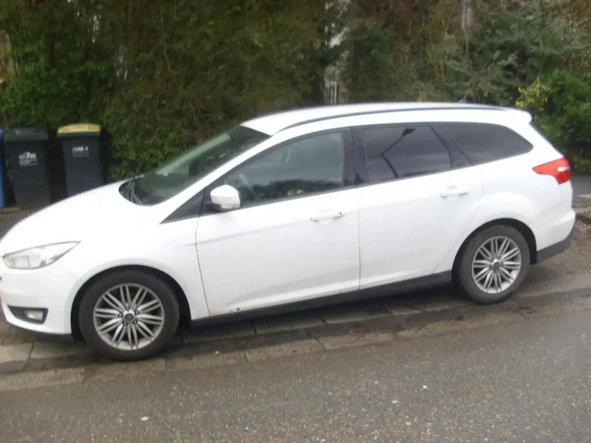 Second-hand Ford Focus Cool & Connect 125 CP (91 kW) 2017 Alb Break