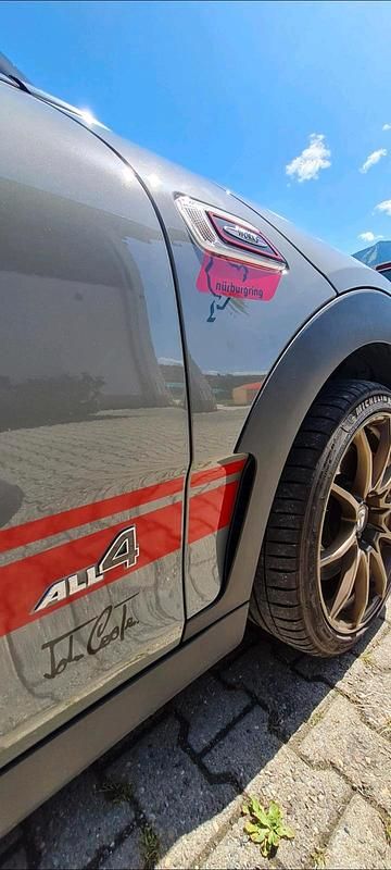 Grau Gebraucht 2017 Mini John Cooper Works Clubman Kombi | 21.999 € (Fairer Preis) - Bild 1/4