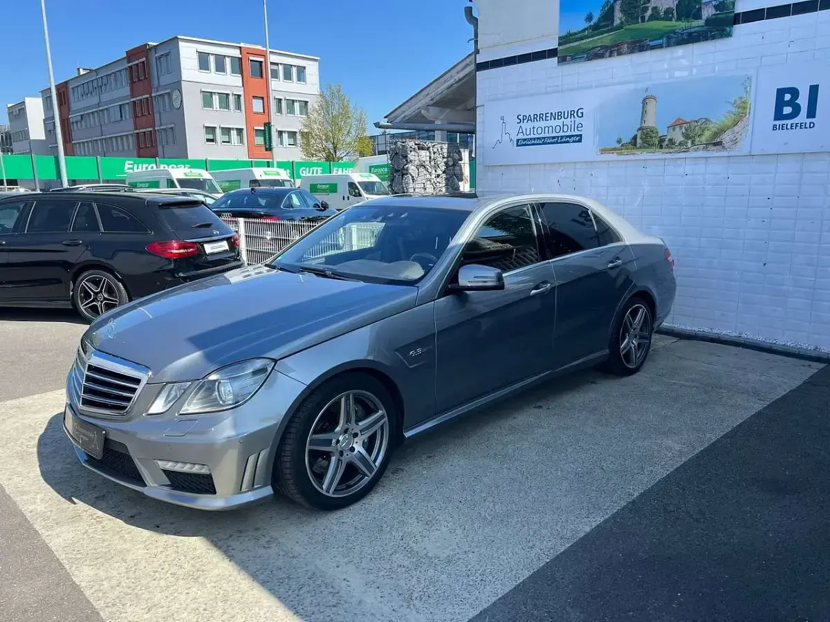Gebraucht Mercedes E63 AMG AMG 525 PS (386 kW) 2010 Palladiumsilber  metalliclack Limousine