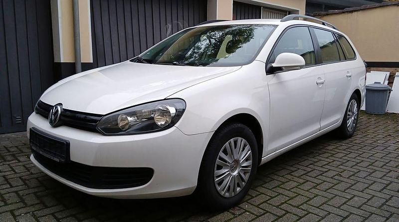 Weiß Gebraucht 2011 VW Golf VI Kombi | 5.200 € (Fairer Preis) - Bild 1/4