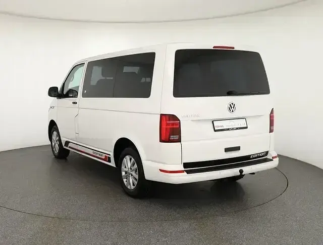 Used VW Multivan 150 HP (110 kW) 2021 White Minivan