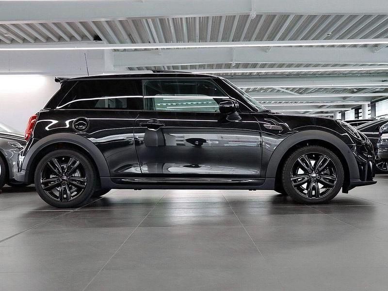 Gebraucht Mini Cooper S 178 PS (130 kW) 2023 Midnight black Kleinwagen