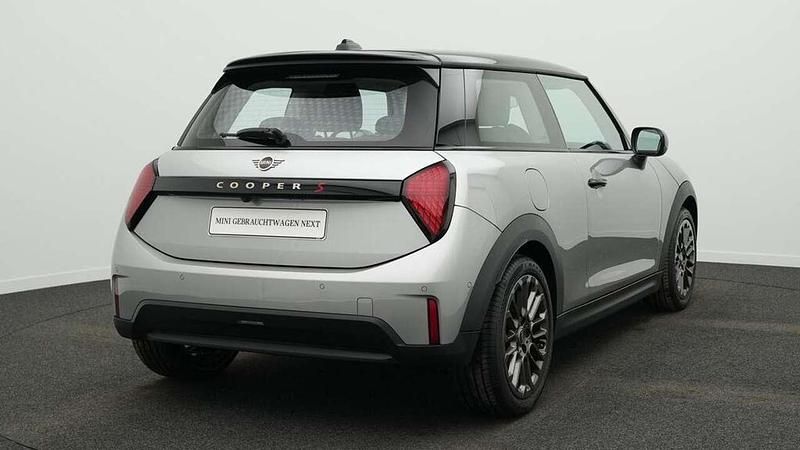 Gebraucht Mini Cooper S Classic 204 PS (150 kW) 2024 Grau Kleinwagen
