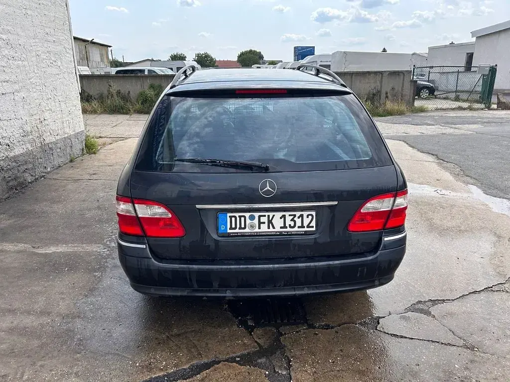 Gebraucht Mercedes E240 Avantgarde 177 PS (130 kW) 2004 Blau Limousine