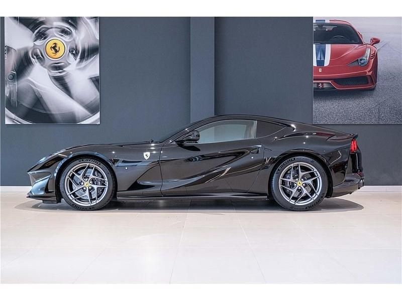 Gebraucht Ferrari 812 800 PS (588 kW) 2018 Schwarz Coupé