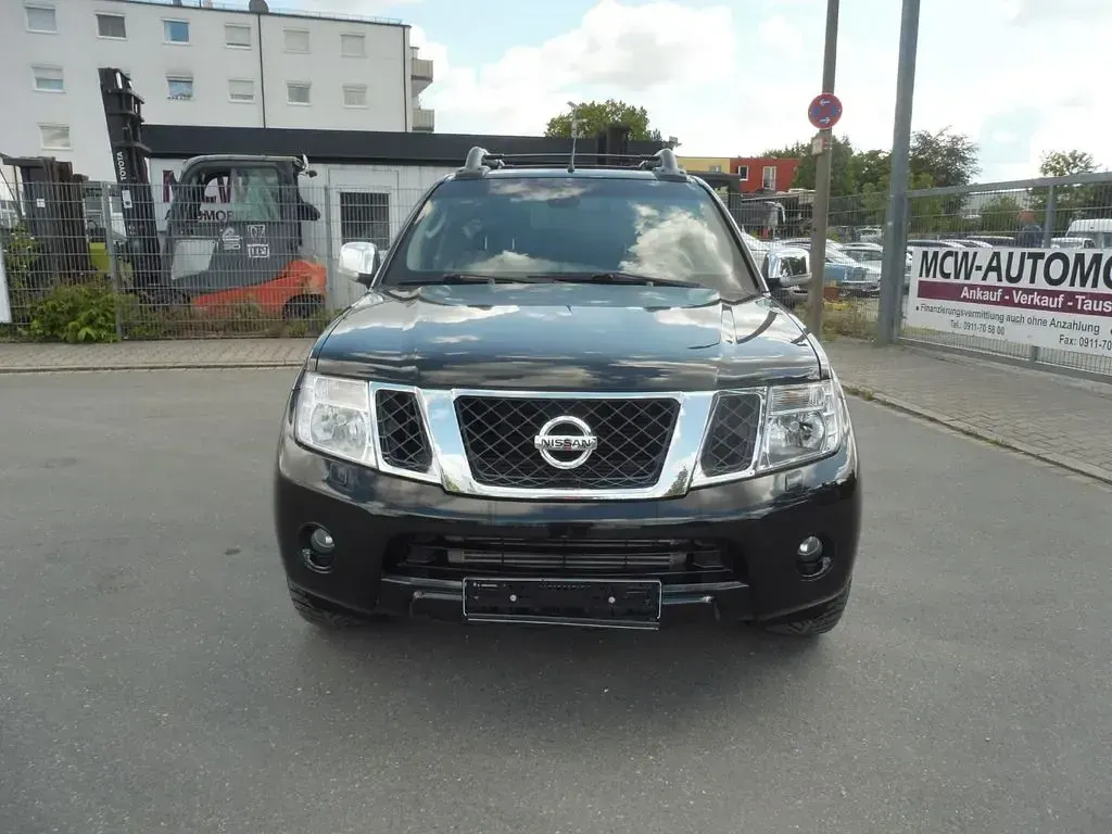 Gebraucht Nissan Navara 231 PS (169 kW) 2011 Schwarz Pickup