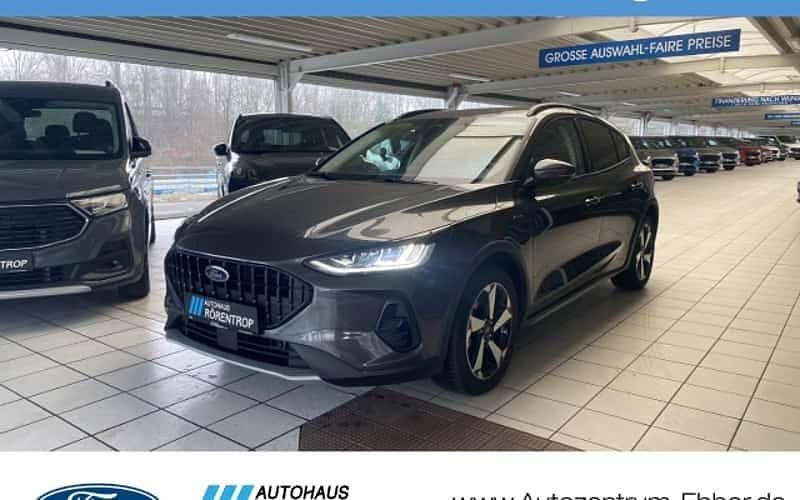 Grau Gebraucht 2023 Ford Focus Active X Limousine | 22.979 € (Guter Preis) - Bild 1/4