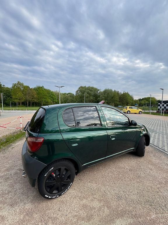 Gebraucht Toyota Yaris Terra 68 PS (50 kW) 2000 Grün Limousine