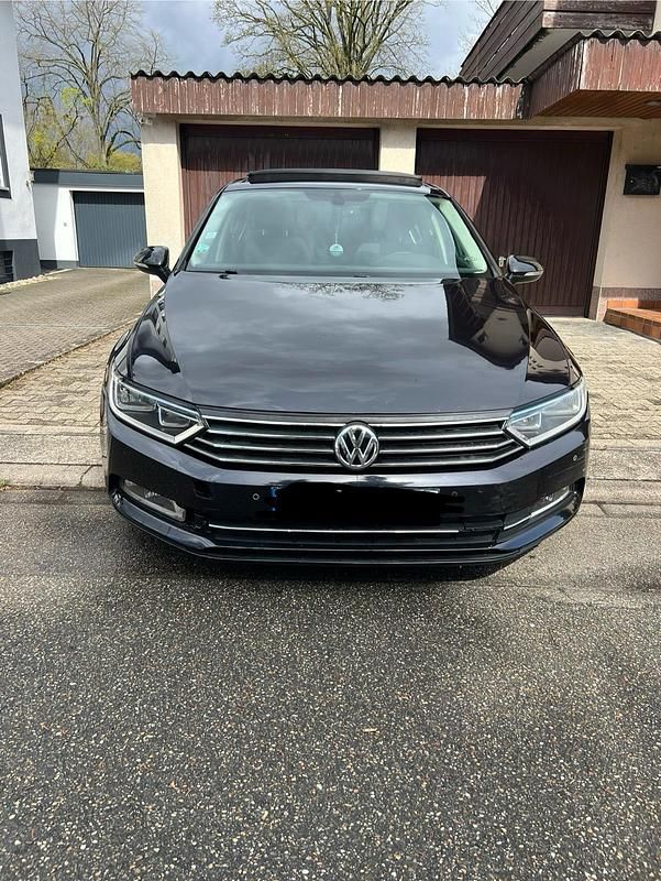 Gebraucht VW Passat 120 PS (88 kW) 2019 Schwarz Limousine