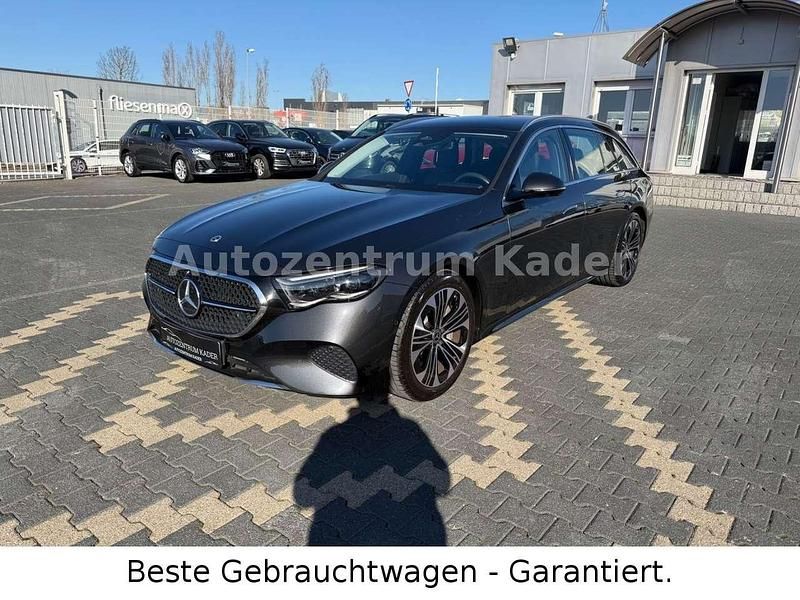 Gebraucht Mercedes E300 Advanced Plus 204 PS (150 kW) 2024 Graphitgrau Kombi