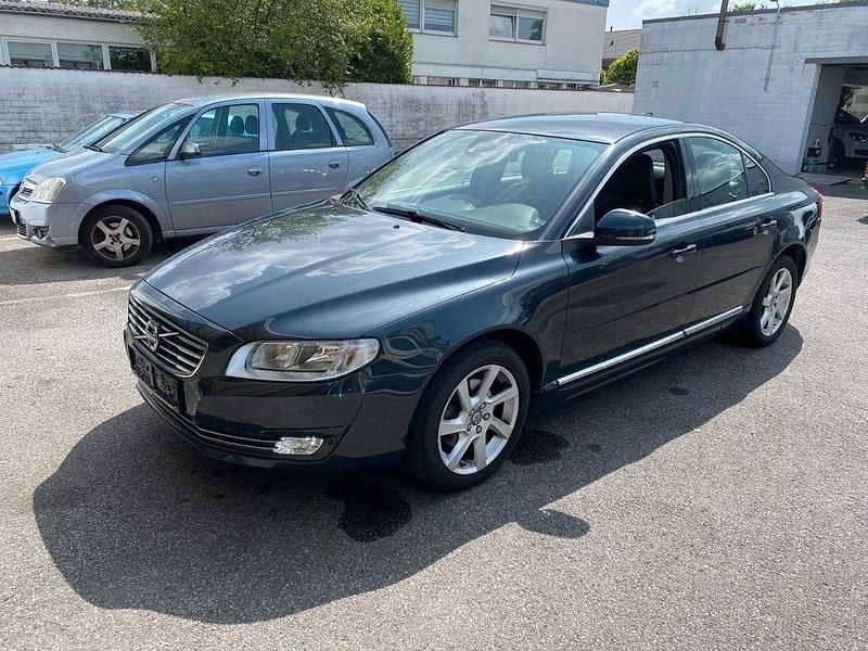 Grau Gebraucht 2016 Volvo S80 Momentum Limousine | 12.000 € (Superpreis) - Bild 1/4