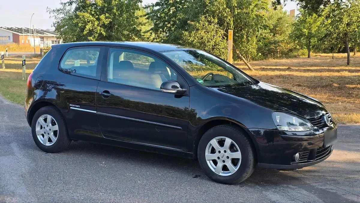 Gebraucht VW Golf V Edition 80 PS (58 kW) 2008 Schwarz Kleinwagen