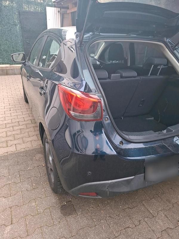 Gebraucht Mazda 2 90 PS (66 kW) 2016 Blau Kleinwagen