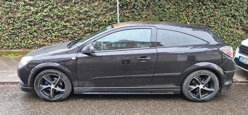 Gebraucht Opel Astra GTC 105 PS (77 kW) 2005 Andere farben Kleinwagen