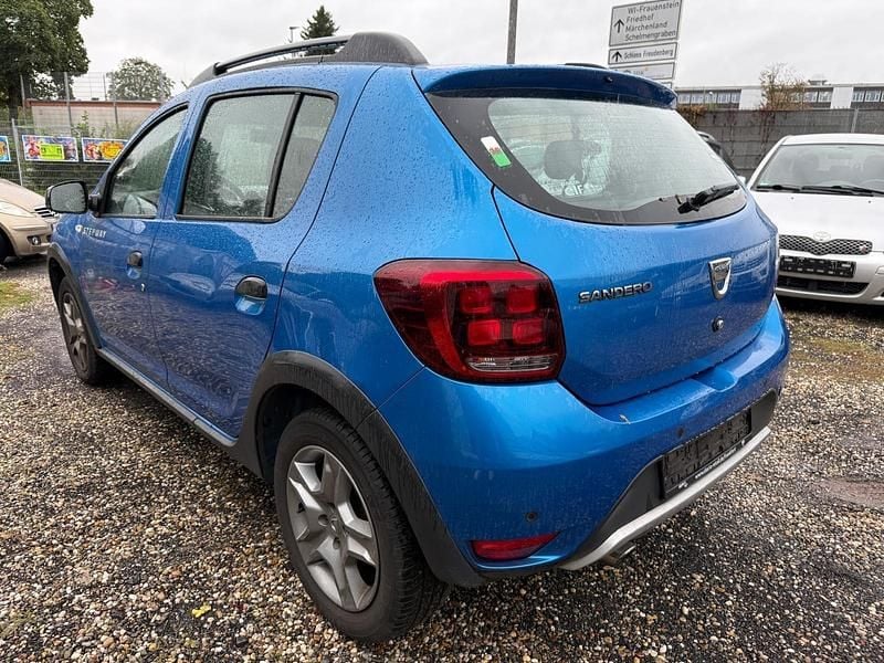 Gebraucht Dacia Sandero 90 PS (66 kW) 2019 Blau Limousine