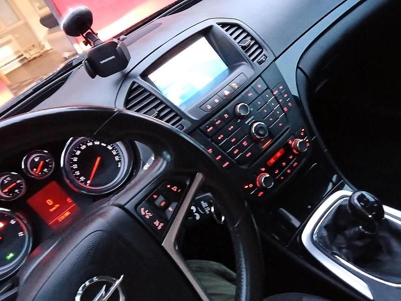 Schwarz Gebraucht 2009 Opel Insignia Limousine | 3.450 € (Fairer Preis) - Bild 1/4