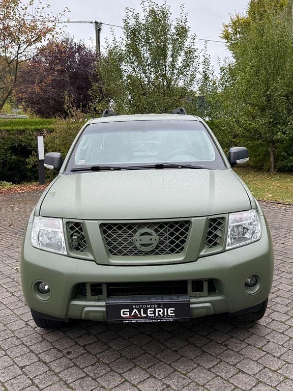 Schwarz Gebraucht 2014 Nissan Pathfinder XE SUV | 23.890 € (Teuer) - Bild 1/4