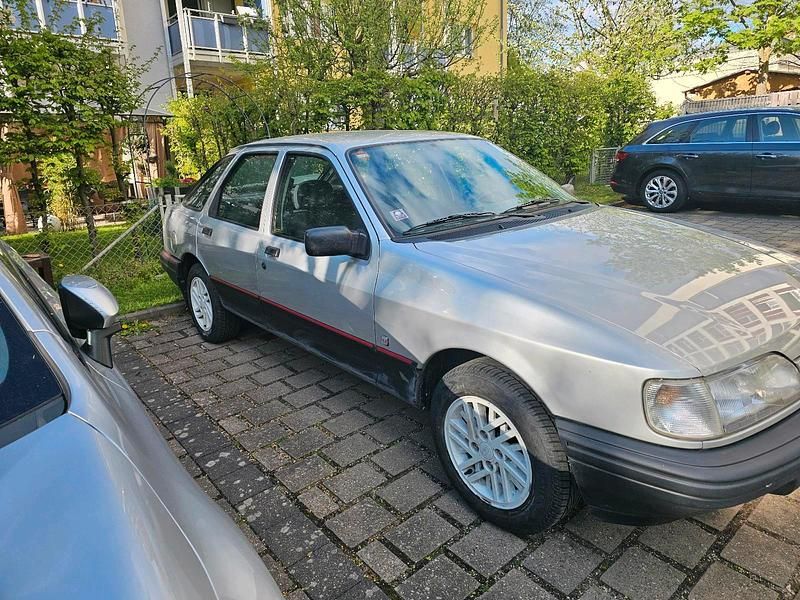 Second-hand Ford Sierra 80 CP (58 kW) 1990 Argintiu Berlinǎ