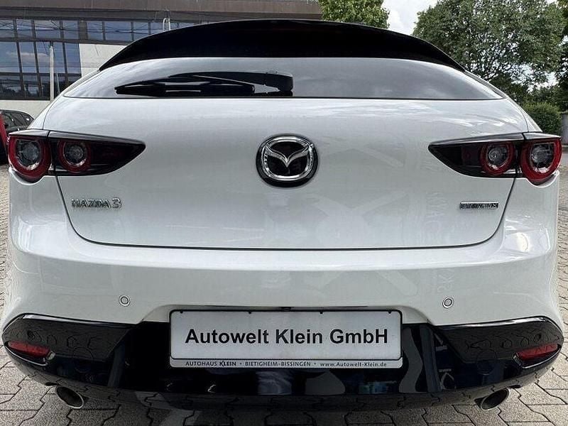 Gebraucht Mazda 3 Selection 186 PS (136 kW) 2022 Arctic white Limousine