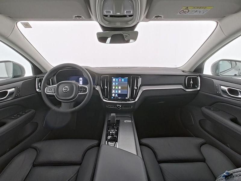 Gebraucht Volvo V60 CC Plus 197 PS (144 kW) 2024 Grau vapour grey / metallic Kombi