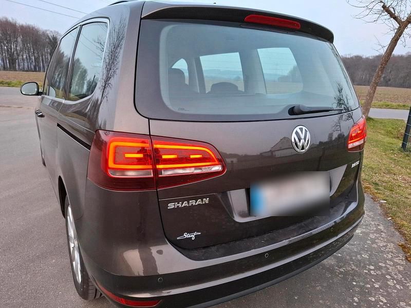 Gebraucht VW Sharan 150 PS (110 kW) 2017 Braun Van / Kleinbus