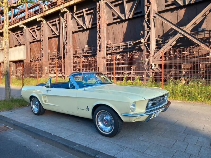 Gelb Gebraucht 1967 Ford Mustang Cabrio | 49.900 € - Bild 1/4