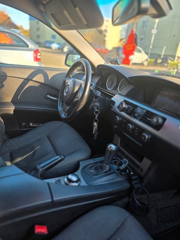Gebraucht BMW 525 177 PS (130 kW) 2005 Schwarz Kombi