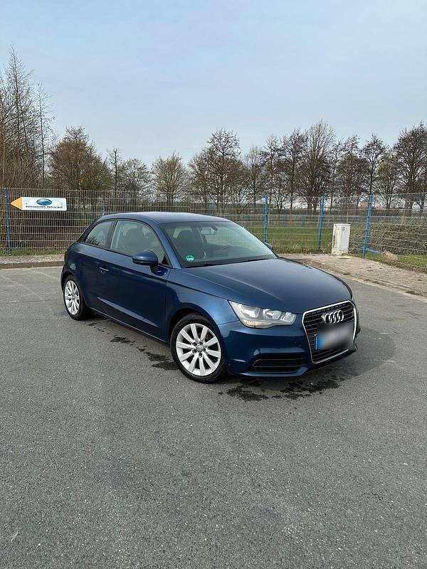 Gebraucht Audi A1 90 PS (66 kW) 2012 Blau Kleinwagen