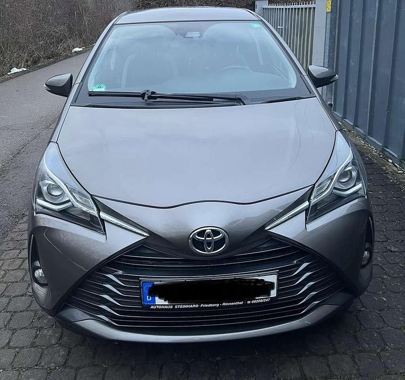Gebraucht Toyota Yaris Club 111 PS (81 kW) 2019 Grau Limousine
