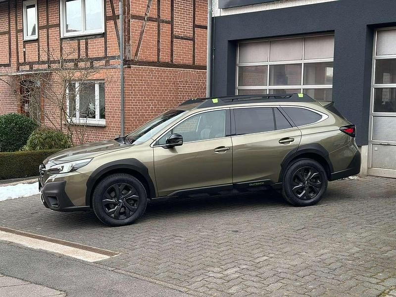 Gebraucht Subaru Outback Exclusive+ 169 PS (124 kW) 2021 Autumn green (m) Kombi