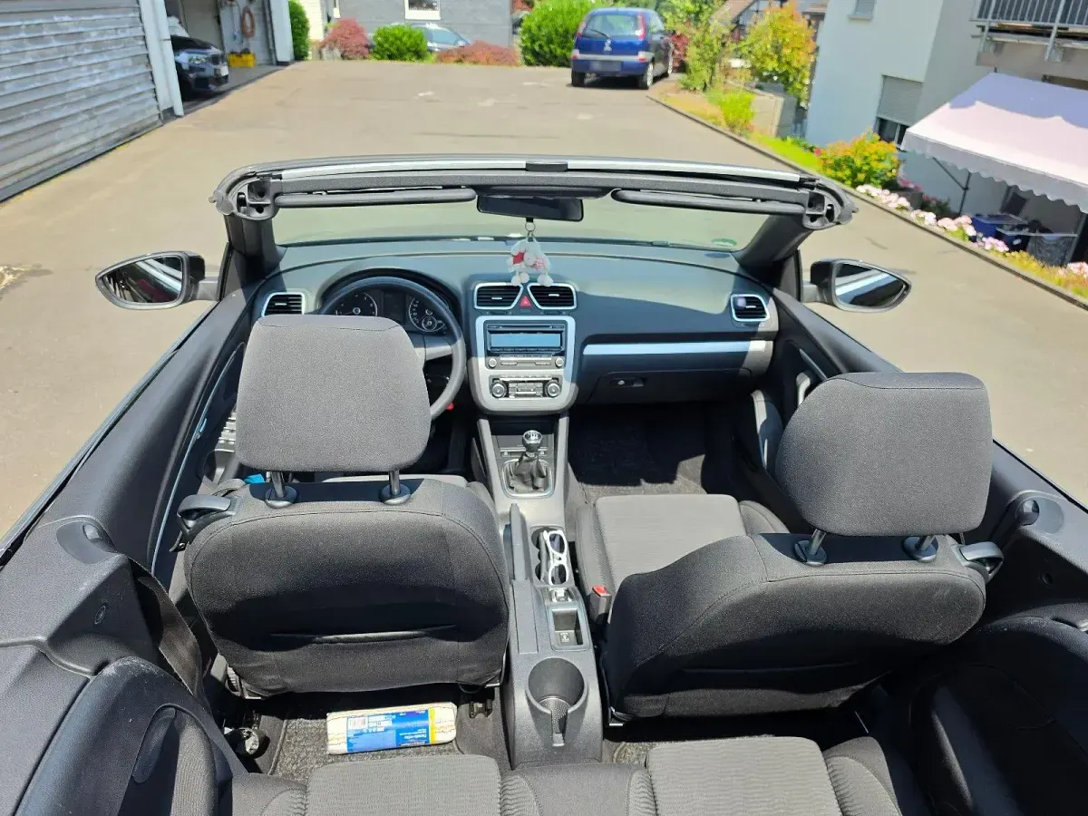 Gebraucht VW Eos 122 PS (89 kW) 2011 Schwarz Cabrio