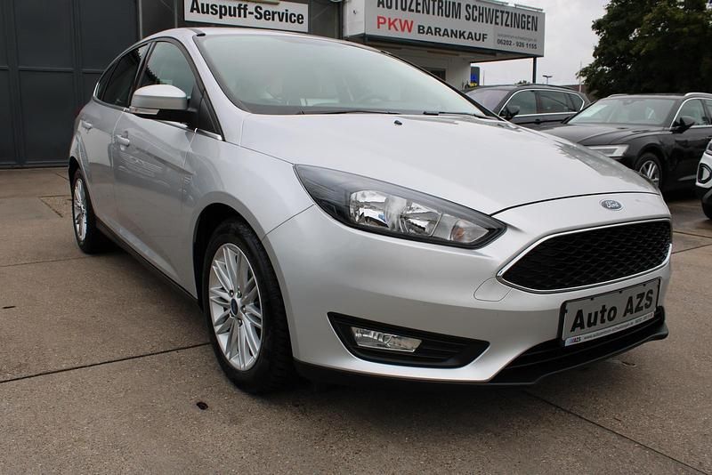 Silber Gebraucht 2017 Ford Focus Limousine | 7.650 € (Fairer Preis) - Bild 1/4