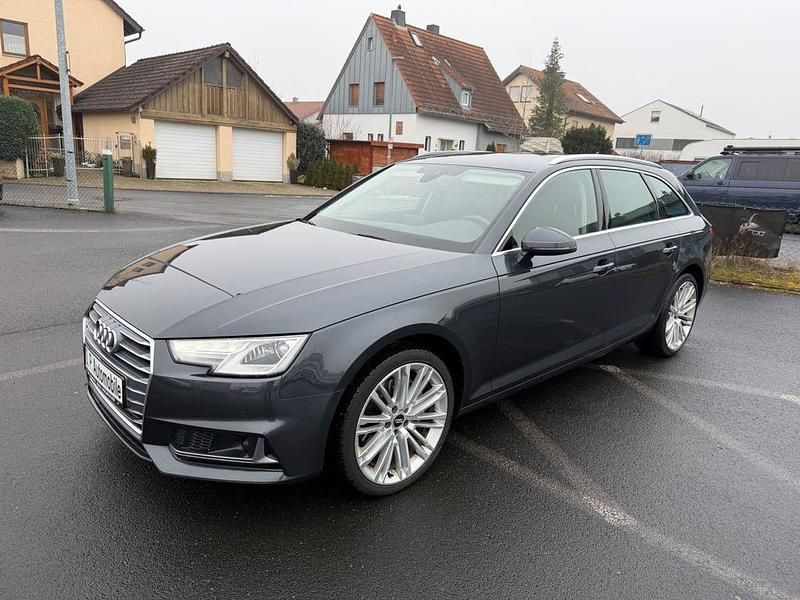Grau Gebraucht 2020 Audi A4 Sport Kombi | 17.450 € (Fairer Preis) - Bild 1/4