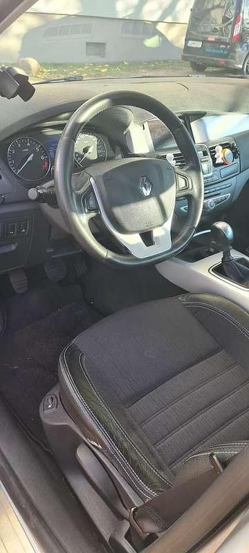 Gebraucht Renault Laguna III Dynamique 140 PS (102 kW) 2008 Grau Limousine