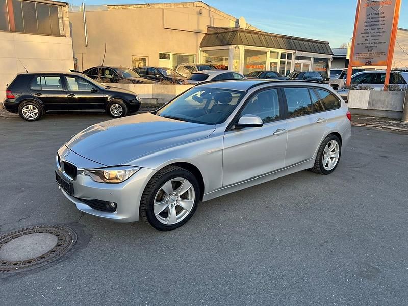 Gebraucht BMW 320 184 PS (135 kW) 2015 Silber Kombi