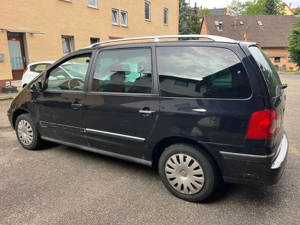 Gebraucht VW Sharan Trendline 116 PS (85 kW) 2007 Schwarz Van / Kleinbus