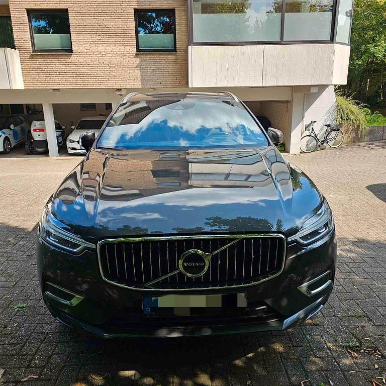 Grün Gebraucht 2018 Volvo XC60 Inscription SUV | 20.400 € (Guter Preis) - Bild 1/4