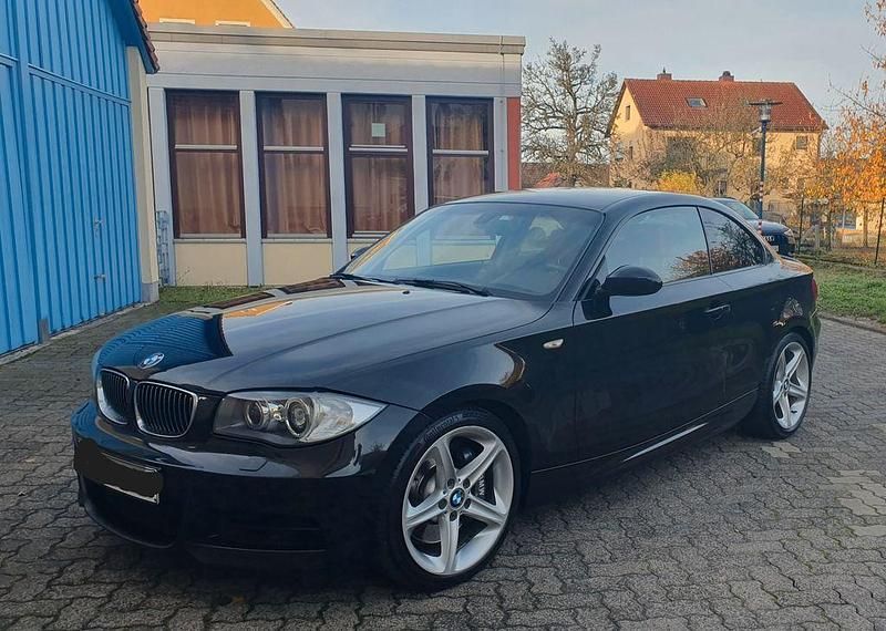 Gebraucht BMW 135 Performance 306 PS (225 kW) 2008 Schwarz Kleinwagen