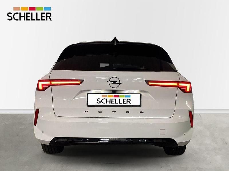 Neu Opel Astra 131 PS (96 kW) 2025 Weiß Kombi