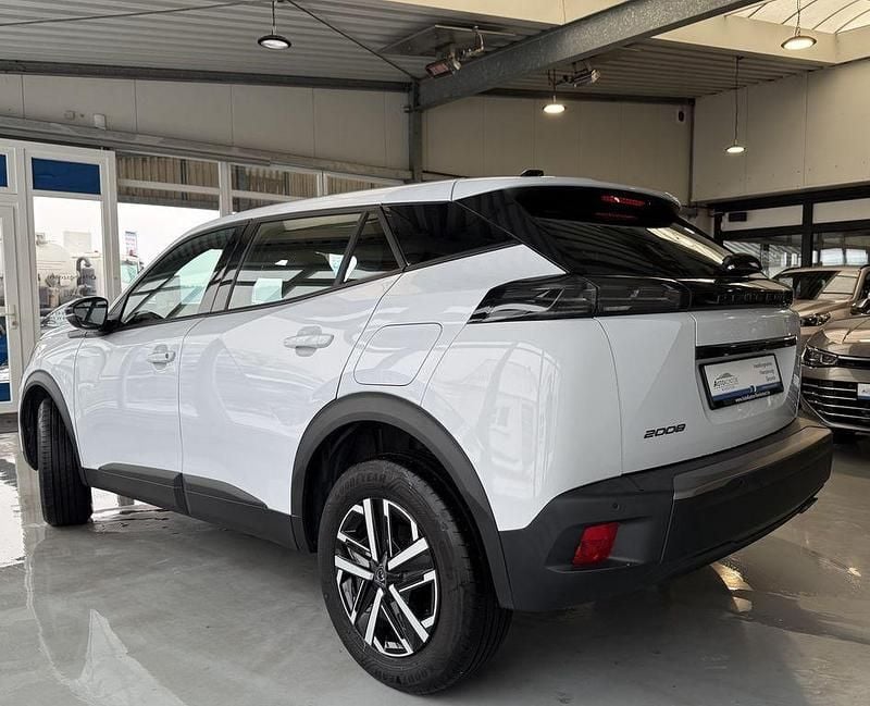 Gebraucht Peugeot 2008 Active 101 PS (74 kW) 2023 Schwarz SUV