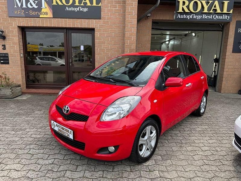 Rot Gebraucht 2011 Toyota Yaris Edition Limousine | 4.800 € (Fairer Preis) - Bild 1/4