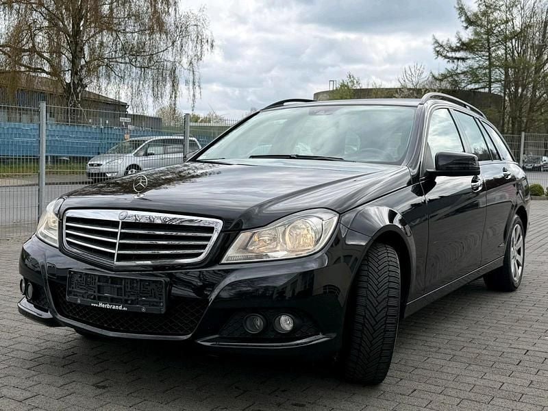 Second-hand Mercedes C180 120 CP (88 kW) 2012 Negru Break