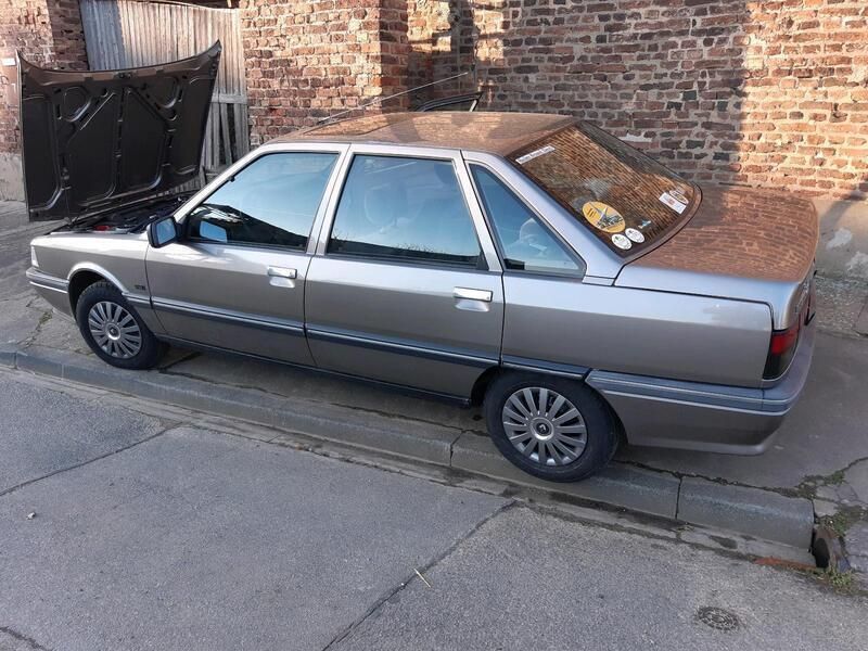 Gelb Gebraucht 1990 Renault 21 Limousine | 6.000 € - Bild 1/4