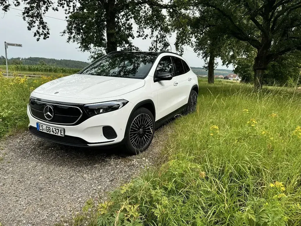 Gebraucht Mercedes EQA300 167 kW (228 PS) 2023 Weiß SUV