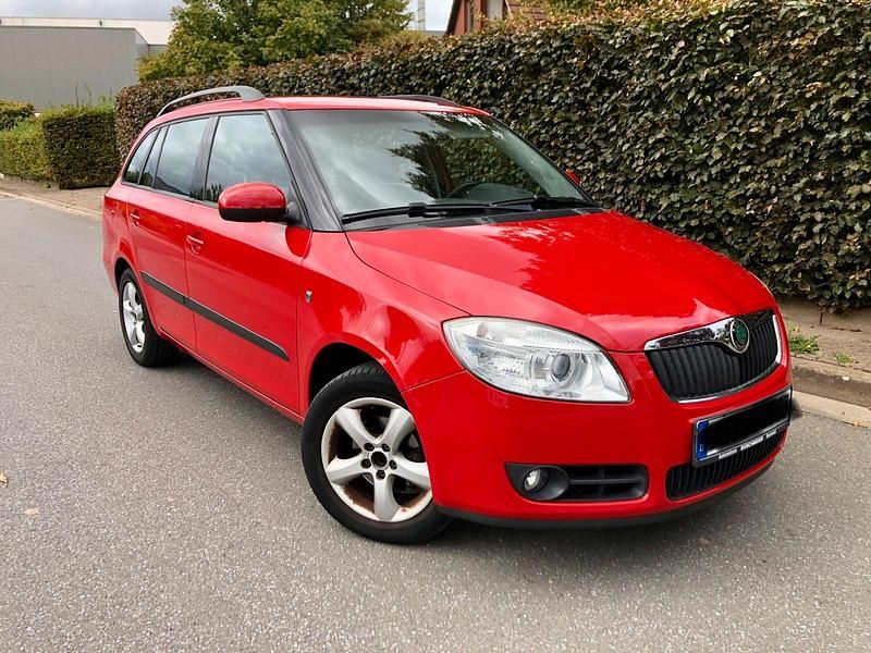 Rot Gebraucht 2007 Skoda Fabia Kombi | 2.490 € (Fairer Preis) - Bild 1/4