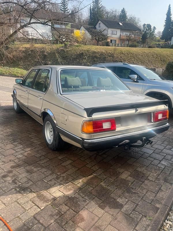 Gebraucht BMW 728 186 PS (136 kW) 1983 Beige Limousine