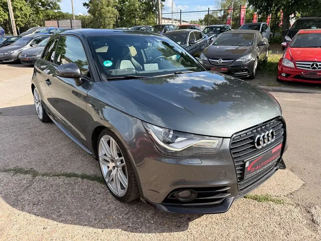 Gebraucht Audi A1 S-Line 185 PS (136 kW) 2012 Grau Kleinwagen