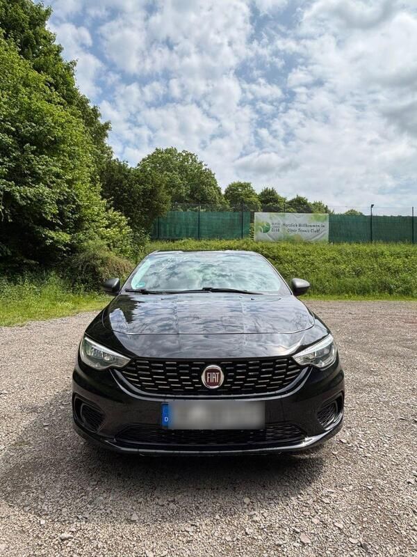 Schwarz Gebraucht 2017 Fiat Tipo Pop Kombi | 7.600 € (Guter Preis) - Bild 1/4