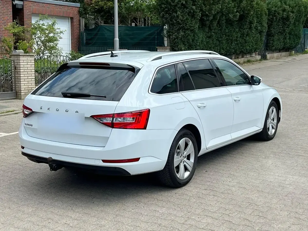 Usata Skoda Superb 190 CV (139 kW) 2022 Bianco Station wagon