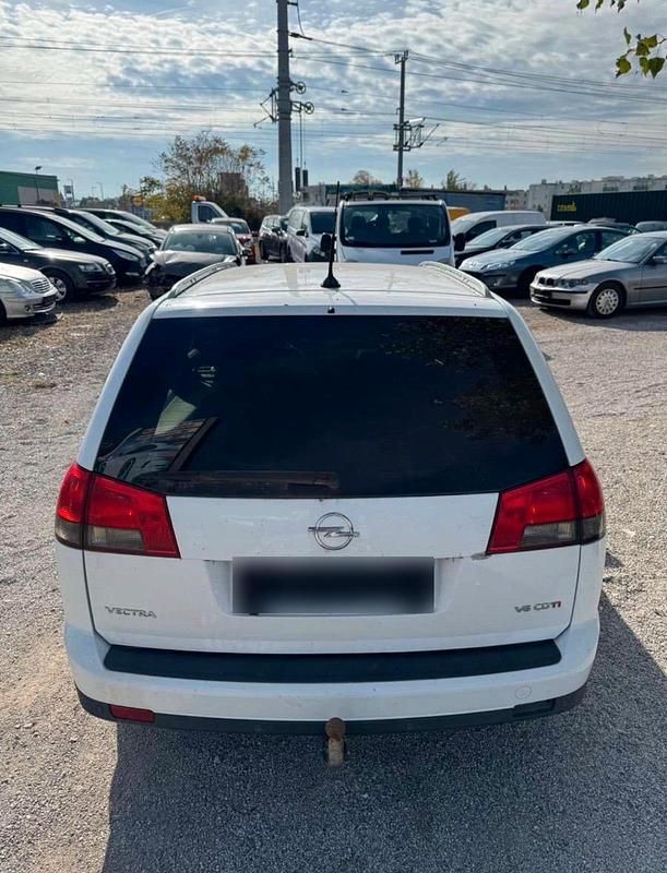 Gebraucht Opel Vectra 190 PS (139 kW) 2009 Weiß Kombi